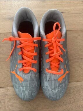 Puma Silver Ultra 4.4 FG/AG Cleats with Neon Orange Accents Men’s Size 6
